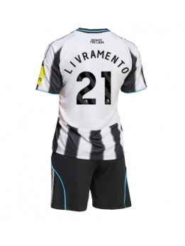 Billige Newcastle United Tino Livramento #21 Hjemmedraktsett Barn 2025-26 Kortermet (+ Korte bukser)